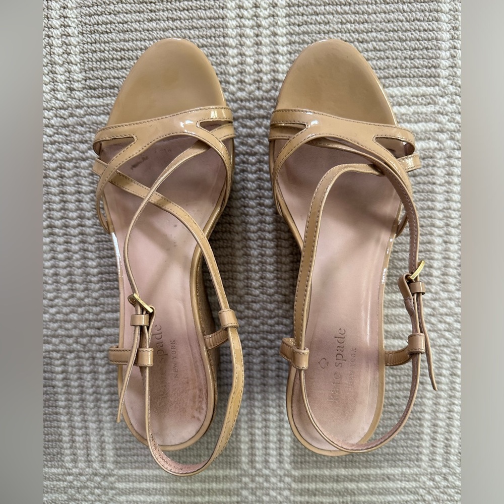 Kate Spade Tan Neutral Patent Leather Strappy Cork Wedges Size 8M